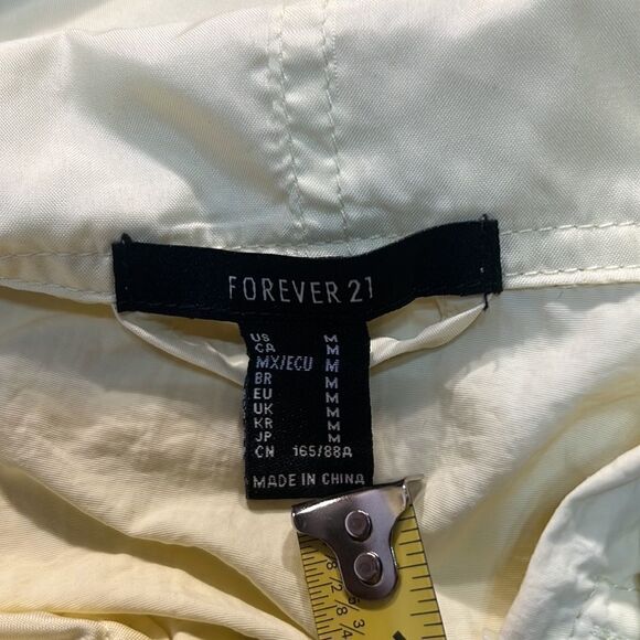 Forever 21 women’s windbreaker - Picture 3 of 5